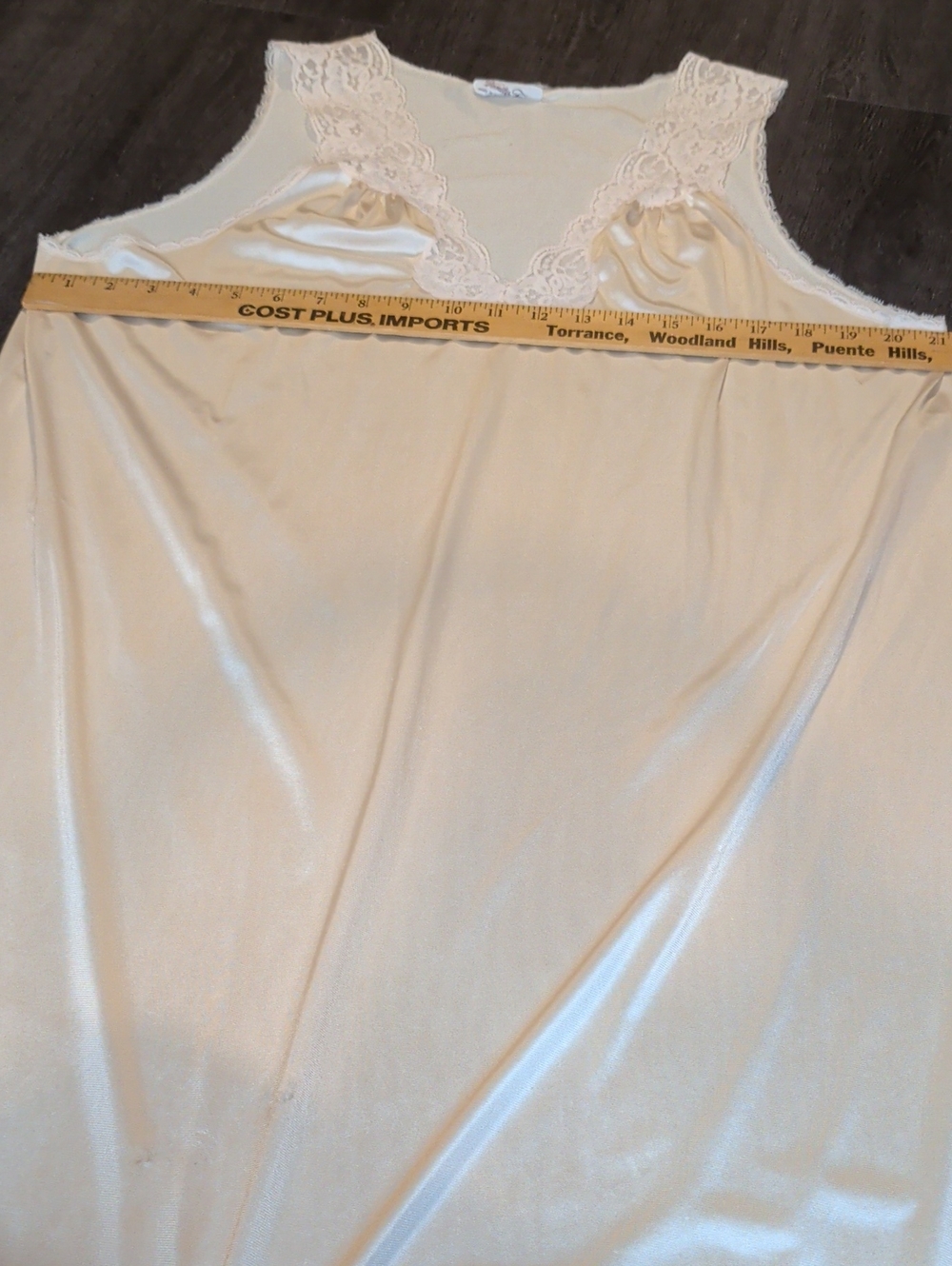 Vintage 70s Vanity Fair Pink Nylon Nightgown Negligee Lace Sz L MCM - Picture 12 of 15